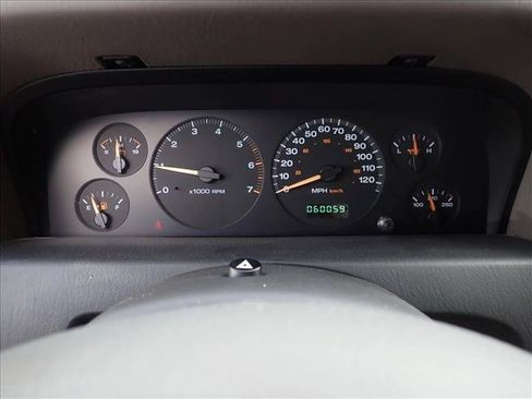 Used 2004 Jeep Grand Cherokee Laredo w/ Convenience Group AWD/4WD image 14