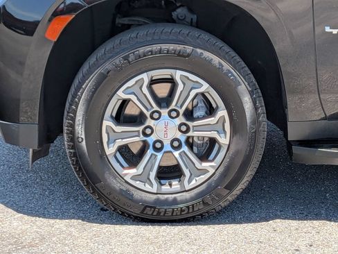 Used 2023 GMC Yukon XL SLE w/ Gmc Pro Safety Plus Package RWD image 11