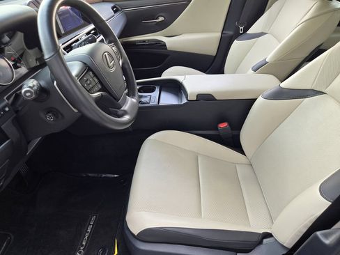 Used 2024 Lexus ES 350 w/ Premium Package FWD image 8