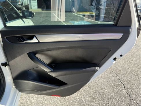 Used 2014 Volkswagen Passat 1.8T Wolfsburg Edition image 22