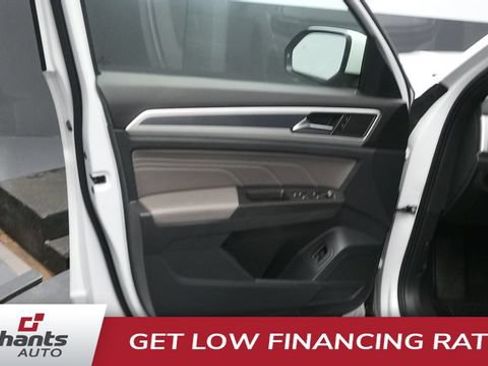 Used 2022 Volkswagen Atlas Cross Sport SEL R-Line AWD/4WD image 10