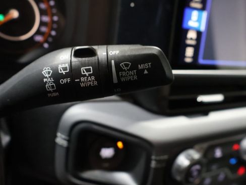 Used 2025 Jeep Wrangler Unlimited Rubicon image 37