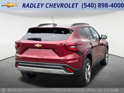 Used 2025 Chevrolet Trax LT FWD image 25
