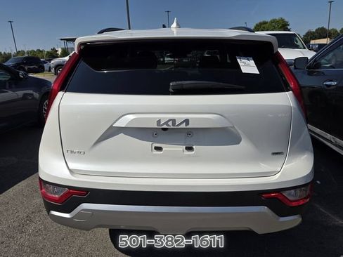 Used 2025 Kia Niro LX FWD image 3