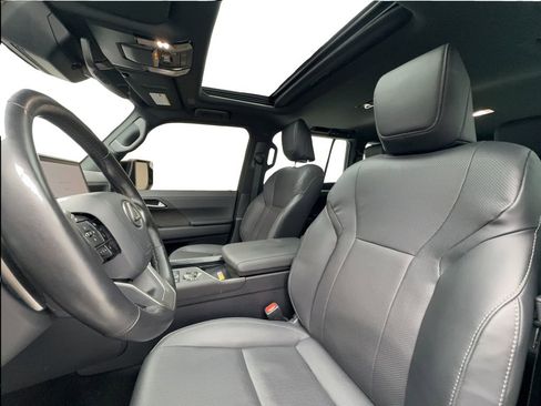 Used 2024 Lexus GX 550 w/ Accessory Package (Z1) AWD/4WD image 19