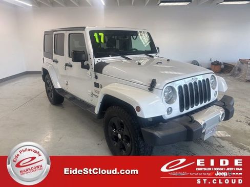 Used 2017 Jeep Wrangler Unlimited Sahara image 1