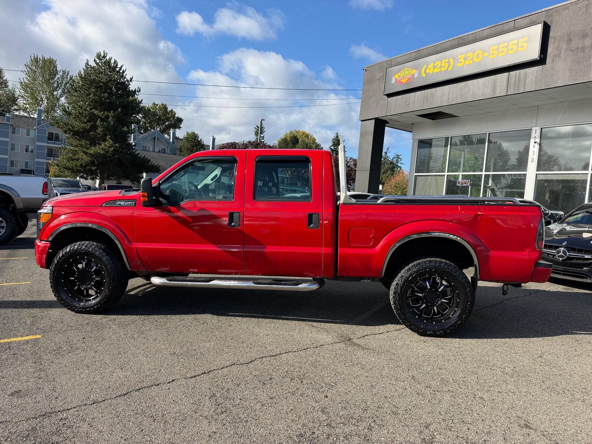 Used 2012 Ford F350 XL w/ Heavy Service Suspension Pkg AWD/4WD image 3