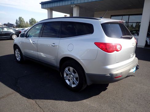 Used 2012 Chevrolet Traverse LT image 3