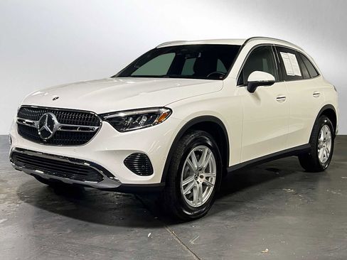 Certified 2025 Mercedes-Benz GLC 300 GLC 300 image 8