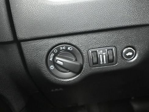 Used 2022 Dodge Charger SXT image 15