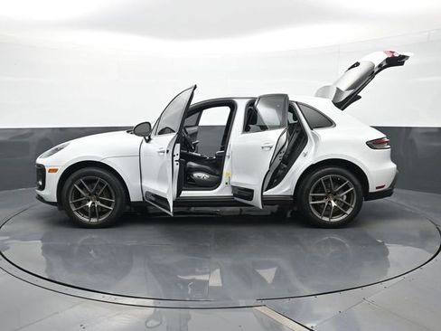 Certified 2023 Porsche Macan Turbo AWD/4WD image 30
