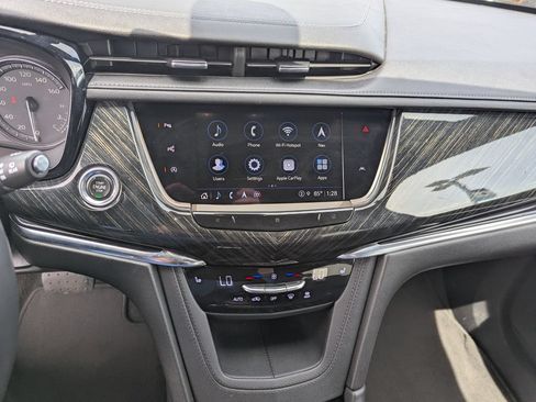 Used 2021 Cadillac XT6 Premium Luxury AWD/4WD image 15