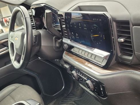 Used 2024 Chevrolet Silverado 2500 LT w/ Convenience Package image 26