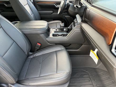 Certified 2024 GMC Sierra 1500 Denali w/ Technology Package AWD/4WD image 12