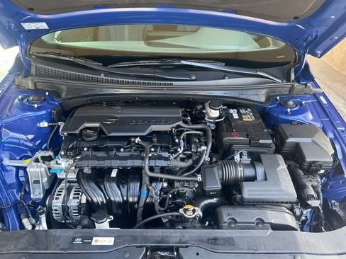 Certified 2025 Hyundai Elantra SE image 31