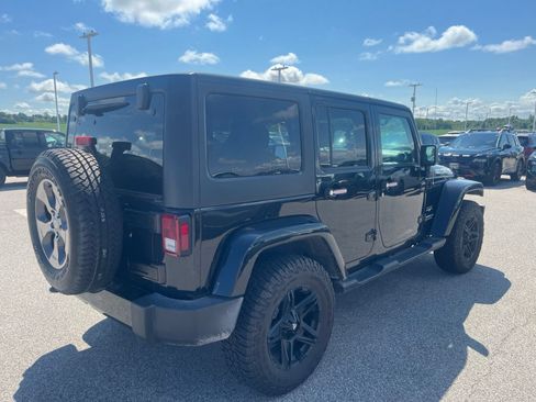 Used 2017 Jeep Wrangler Unlimited Sahara AWD/4WD image 2