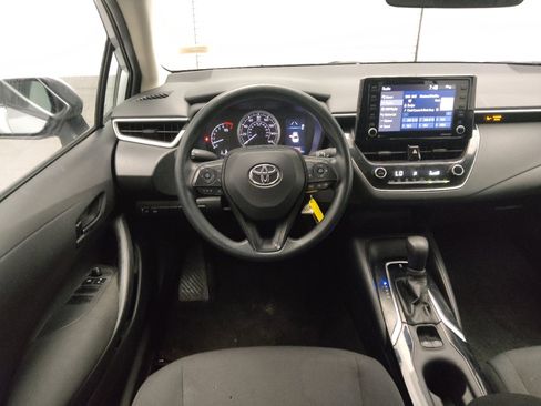 Used 2022 Toyota Corolla LE FWD image 22