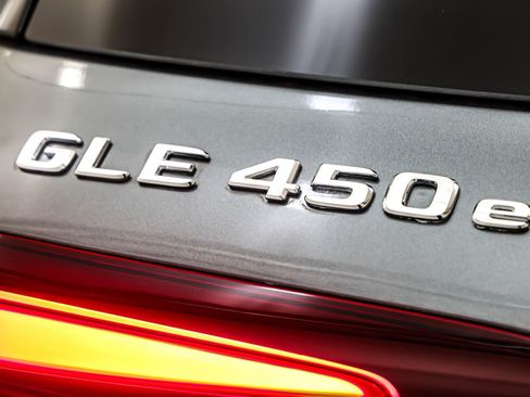 Certified 2025 Mercedes-Benz GLE 450e 4MATIC w/ Winter Package image 10