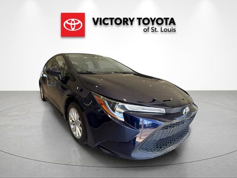 Used 2021 Toyota Corolla LE w/ LE Convenience Package image 1