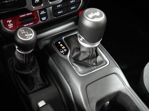 Used 2026 Jeep Wrangler Rubicon AWD/4WD image 19