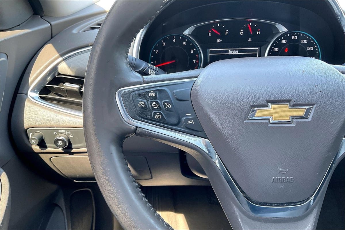 Used 2016 Chevrolet Malibu LT FWD image 18