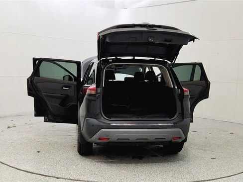 Used 2023 Nissan Rogue SV image 10