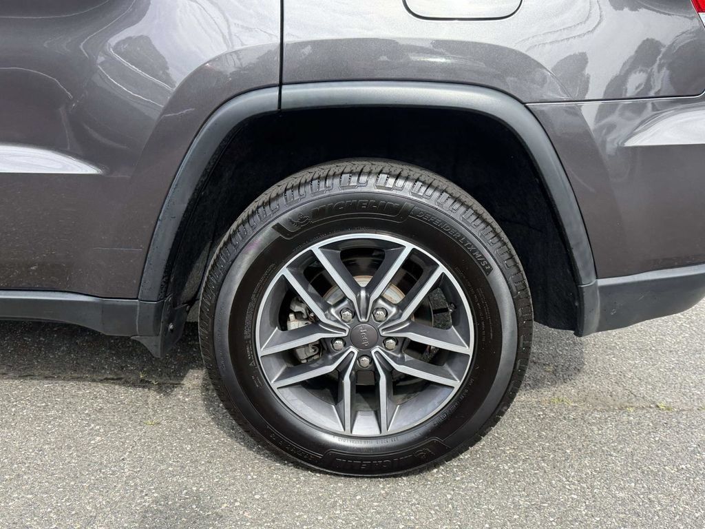 Used 2019 Jeep Grand Cherokee Limited AWD/4WD image 6