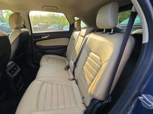 Used 2019 Ford Edge SEL w/ Equipment Group 201A AWD/4WD image 16
