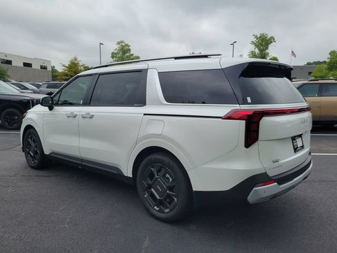 New 2026 Kia Carnival EX FWD image 6