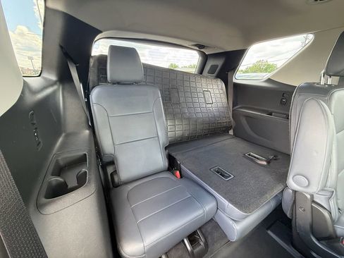 Used 2018 Chevrolet Traverse Premier w/ Driver Confidence II Package FWD image 21