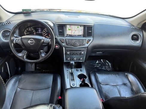 Used 2019 Nissan Pathfinder SL AWD/4WD image 13