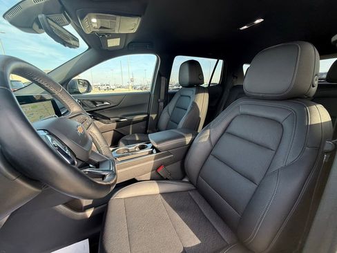 Used 2025 Chevrolet Equinox LT w/ Convenience Package II image 28