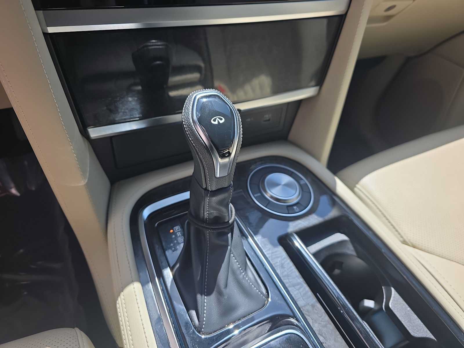 Used 2023 INFINITI QX80 Sensory w/ All-Season Package RWD image 18