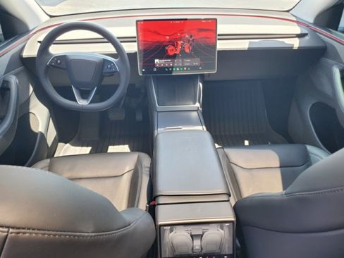 Used 2026 Tesla Model Y Long Range AWD/4WD image 23