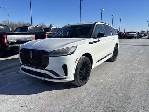 New 2026 Lincoln Aviator Reserve w/ Jet Appearance Package image 9