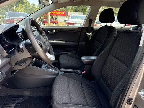 Used 2021 Kia Rio S image 9