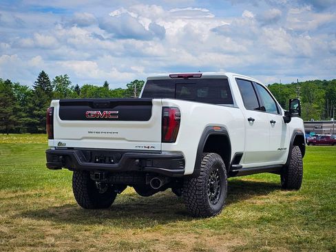 New 2026 GMC Sierra 2500 AT4X w/ AT4X AEV Edition AWD/4WD image 3