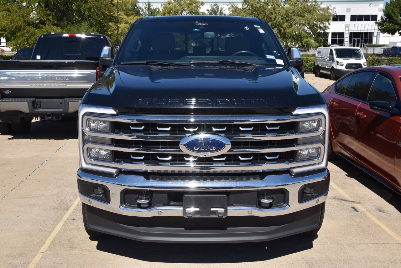 Certified 2024 Ford F250 Lariat w/ Lariat Ultimate Package AWD/4WD image 3