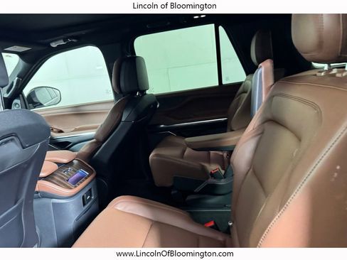 New 2025 Lincoln Navigator L Reserve image 31