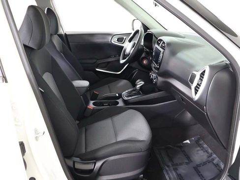 Used 2023 Kia Soul LX FWD image 29