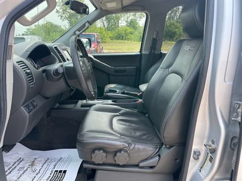 Used 2015 Nissan Xterra PRO-4X w/ Pro-4x Leather Package AWD/4WD image 19