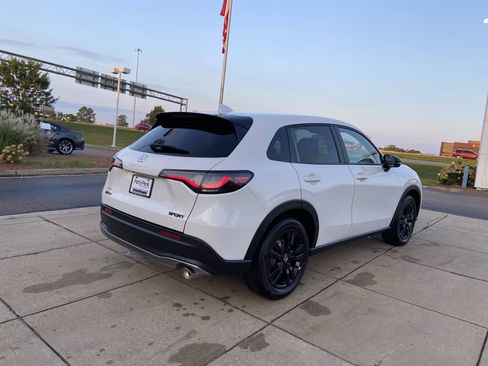 New 2027 Honda HR-V Sport image 10