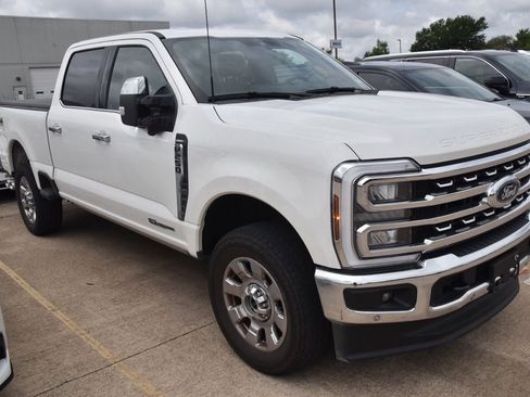 Certified 2025 Ford F250 Lariat w/ Lariat Ultimate Package AWD/4WD image 4