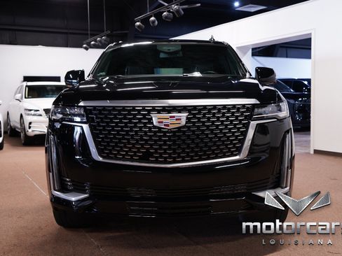 Used 2022 Cadillac Escalade Luxury RWD image 2
