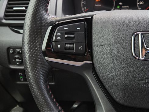 Used 2025 Honda Ridgeline Black Edition image 13