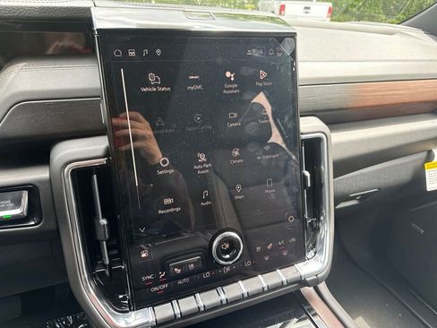 New 2026 GMC Yukon XL Denali w/ Denali Reserve Package AWD/4WD image 19