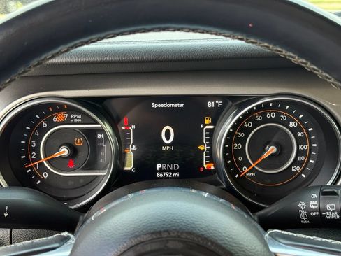 Used 2020 Jeep Wrangler Unlimited Sahara AWD/4WD image 17