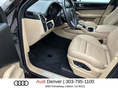 Used 2023 Porsche Cayenne Coupe AWD/4WD image 11