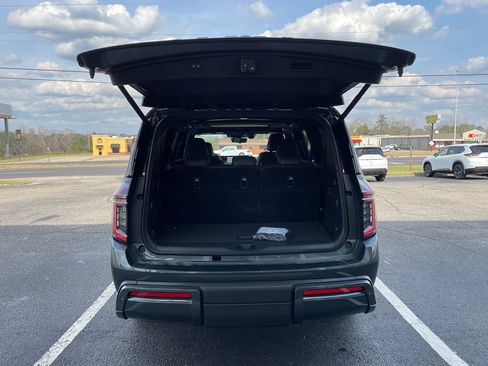 Certified 2025 Nissan Armada Platinum Reserve image 24