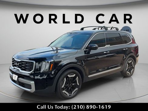 Used 2023 Kia Telluride S AWD/4WD image 3